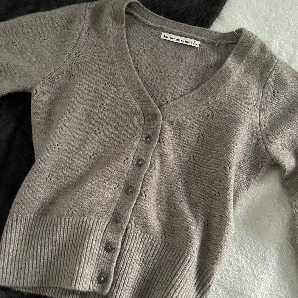 aberocombie & fitch long sleeve sweater